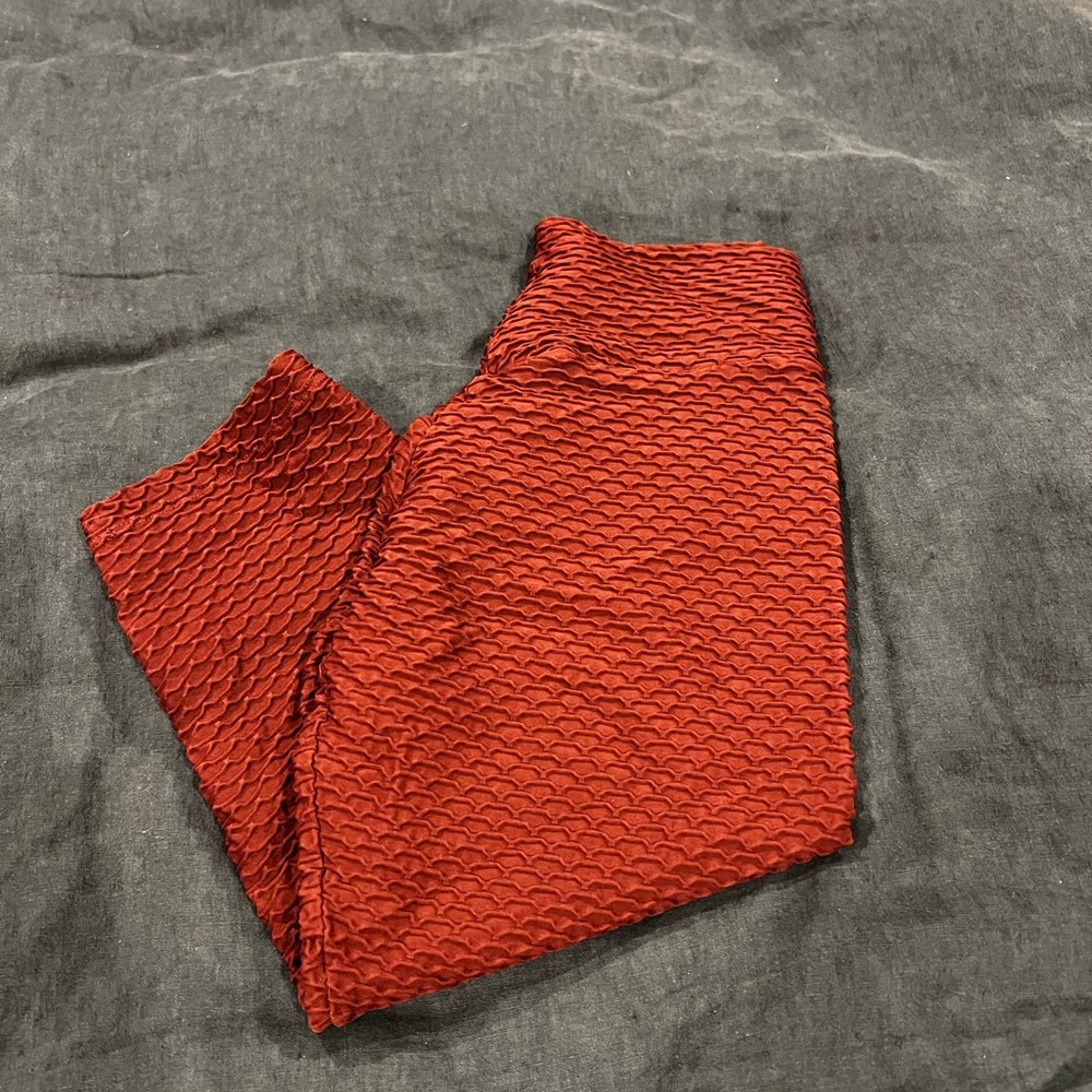 Maroon BBB 3/4 leggings